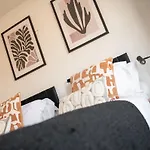 Cosy Modern Home-garden Oasis, Peaceful &