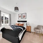 Cosy Modern Home-garden Oasis, Peaceful & * Leeds (West Yorkshire)