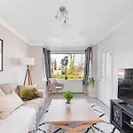 Cosy Modern Home-garden Oasis, Peaceful &