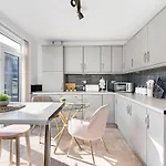 Cosy Modern Home-garden Oasis, Peaceful & Apartmán Leeds (West Yorkshire)