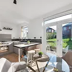 Apartmán Cosy Modern Home-garden Oasis, Peaceful & Leeds (West Yorkshire)