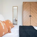 Cosy Modern Home-garden Oasis, Peaceful & Apartmán *