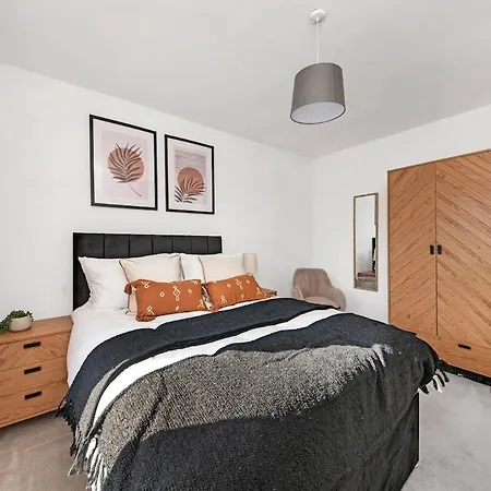 Cosy Modern Home-garden Oasis, Peaceful & * Leeds (West Yorkshire)