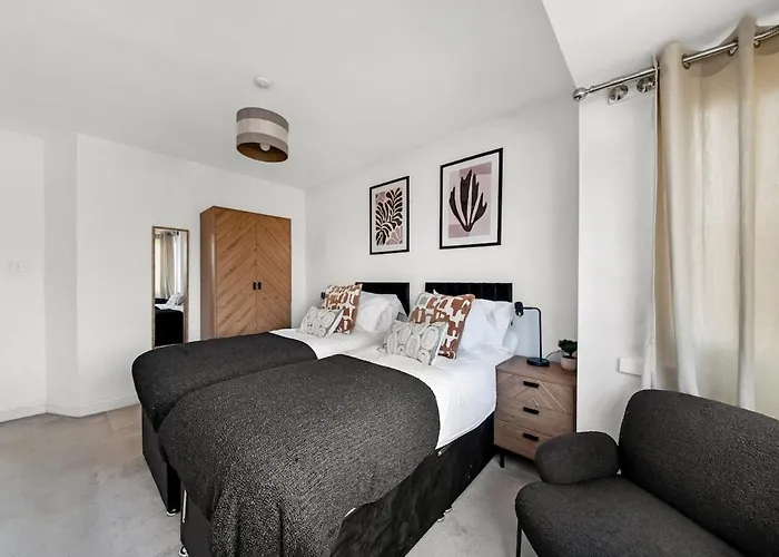 Cosy Modern Home-garden Oasis, Peaceful & * Leeds (West Yorkshire)