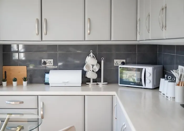 Cosy Modern Home-garden Oasis, Peaceful & * Leeds (West Yorkshire)