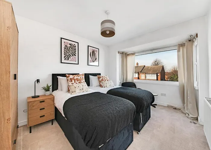 Cosy Modern Home-garden Oasis, Peaceful & Leeds (West Yorkshire)