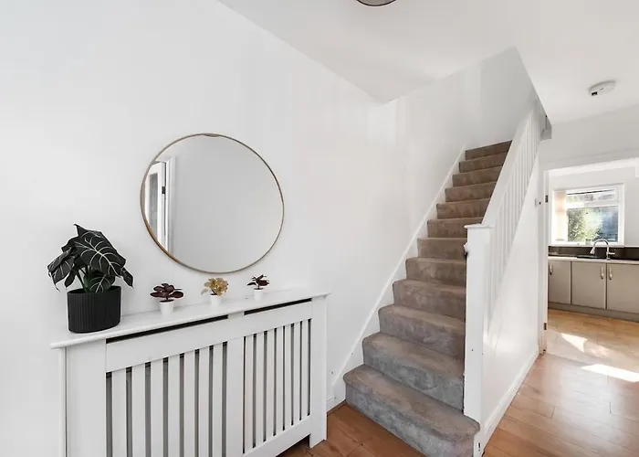 Cosy Modern Home-garden Oasis, Peaceful & * Leeds (West Yorkshire)