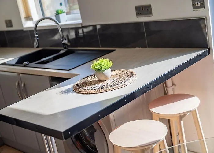 Cosy Modern Home-garden Oasis, Peaceful & Leeds (West Yorkshire)