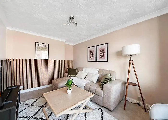 Cosy Modern Home-garden Oasis, Peaceful & Leeds (West Yorkshire)